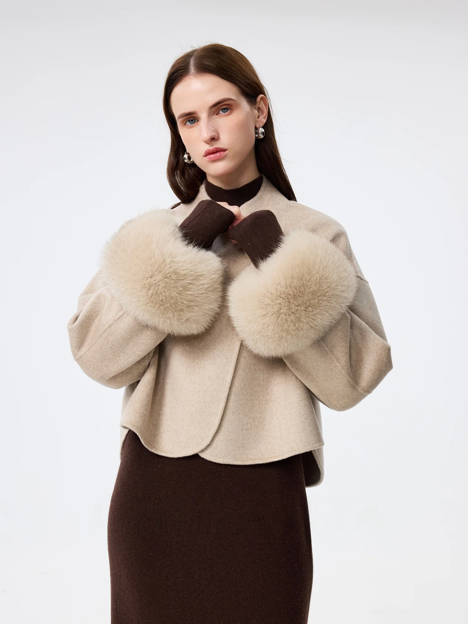 

Женское пальто с меховыми манжетами, шикарное, для повседневной носки, с круглым вырезом, на пуговицах, укороченное, приталенное