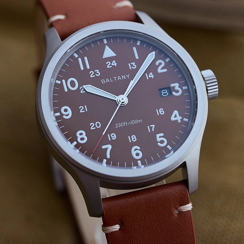 Baltany 39mm Quartz Field Watch S2082 Date 10 Year Battery 100M Waterproof Retro Leather Work Office Dress men watch Sapphire