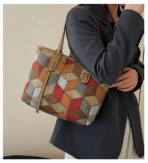 

Осенняя лоскутная сумка-тоут для мамы и дочки, 2026, женская нишевая сумка через плечо, уникальная кожаная сумка через плечо «день-ночь»