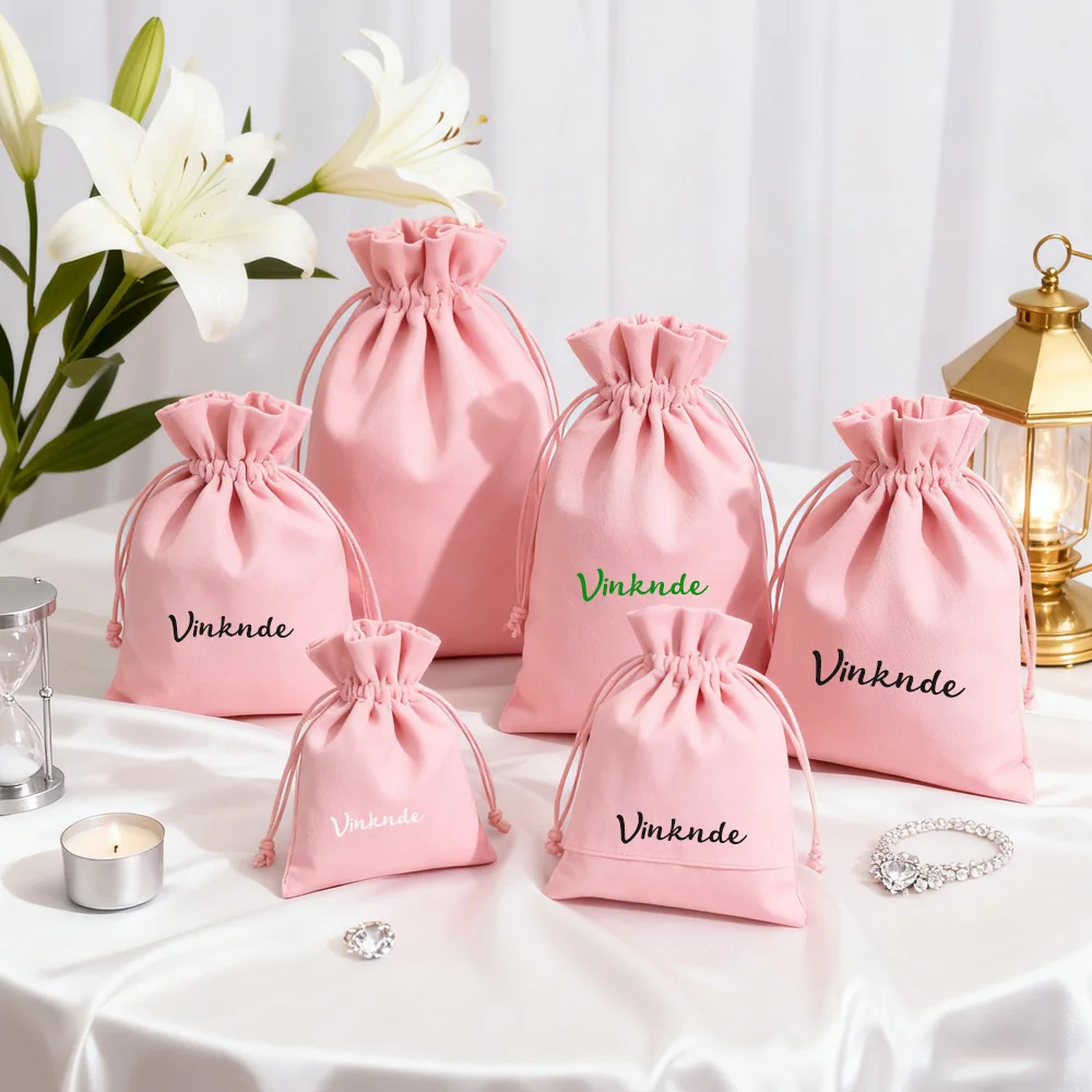 

100 шт., розовые фланелевые бархатные сумки для упаковки ювелирных изделий с логотипом, шикарные свадебные сувениры, подарочный пакет, косметический саше, органайзер для ювелирных изделий