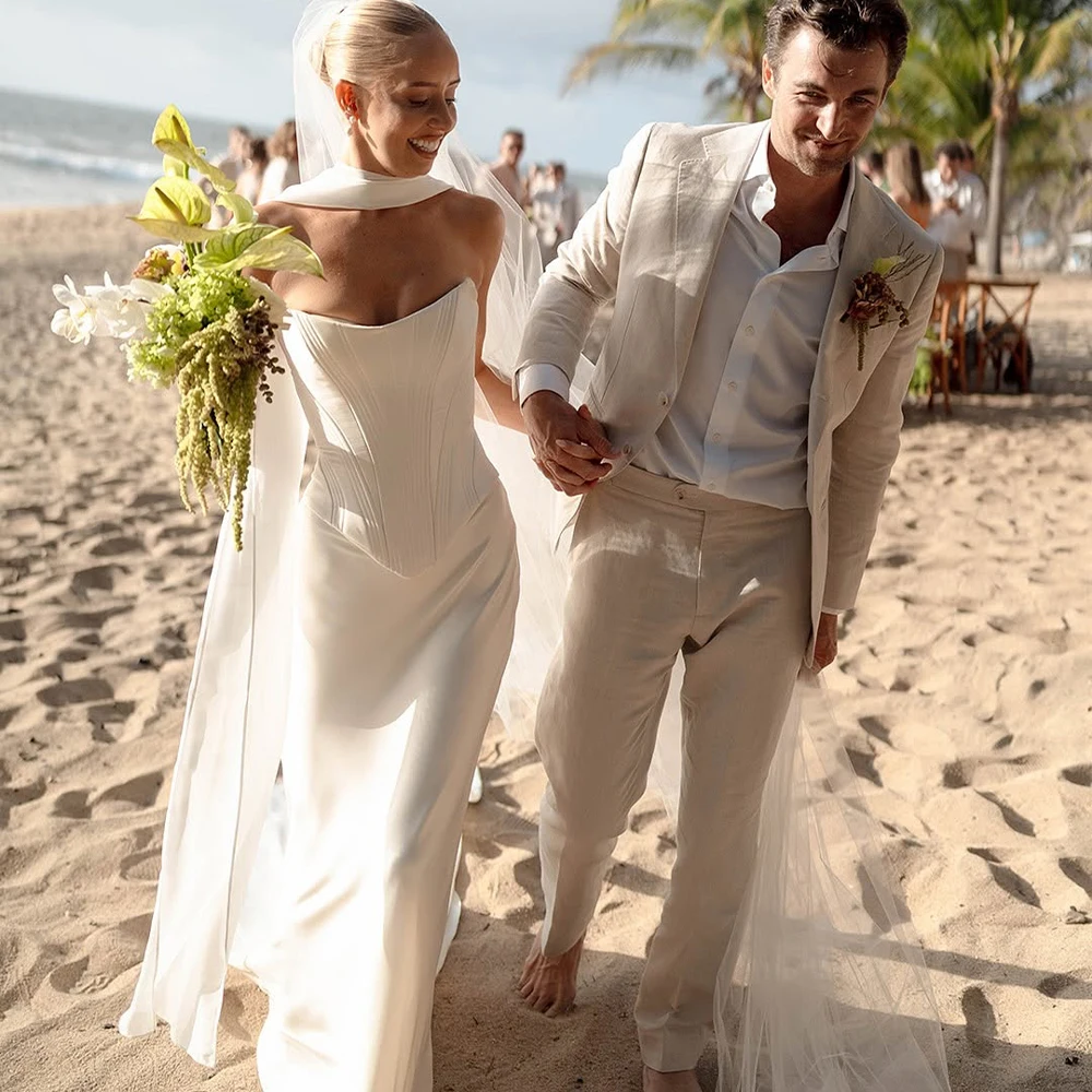 

White Weddings Dresses with Strapless Sleeveless Sweep Train Mermaid Beach Bridal Dress for Women Bridal Gowns Customized