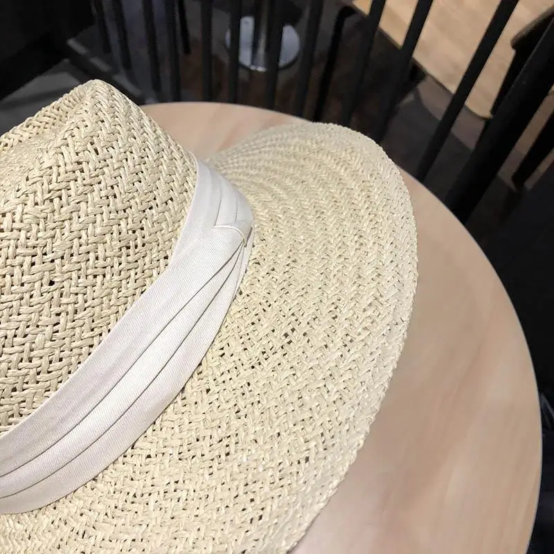 Straw bowler hat female sunshade sunscreen spring and summer seaside holiday England retro flat top straw hat fashionable