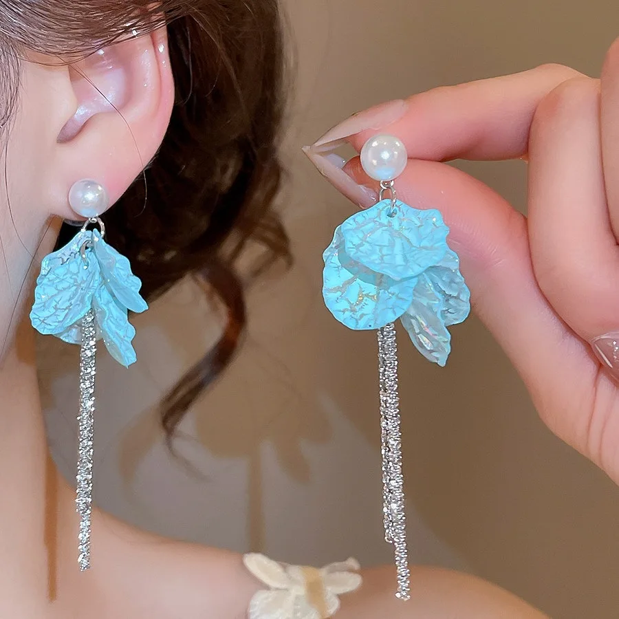 Freshness INS style  Luxury with a touch of elegance Elegance Personality Vacation style  Fashion Tassel  Flower Alloy Earrings