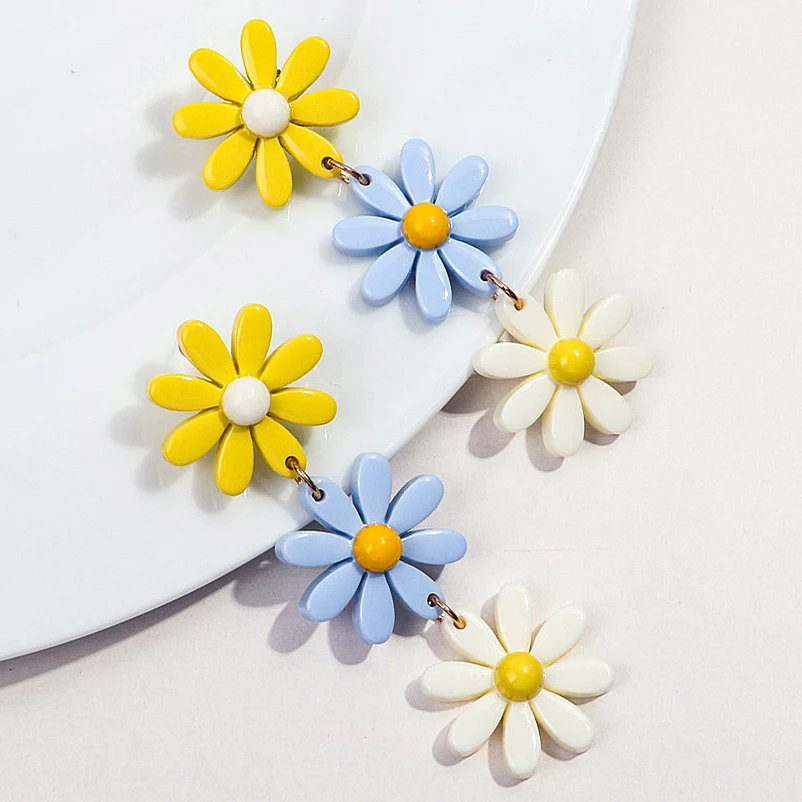 FishSheep Acrylic Daisy Flower Long Drop Earrings for Women Bohemain Floral Hanging Pendent Earring Fashion Holiday Jewelry