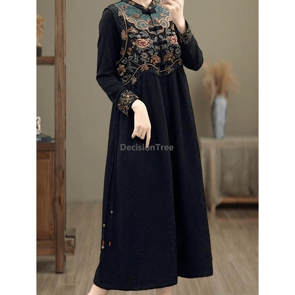 فستان سترة يومي مطرز ثقيل على الطراز العرقي لعام 2025 من القطن والكتان والجاكار رداء صيني للسفر والتصوير الفوتوغرافي فستان رائع