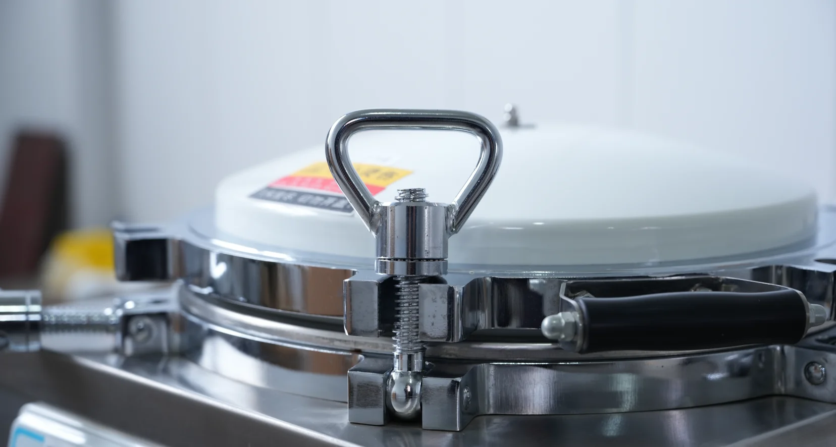 

75L Digital Vertical Pressure Steam Sterilizer | LC-75 Professional Autoclave with Touch Key & Automatic Drying Function