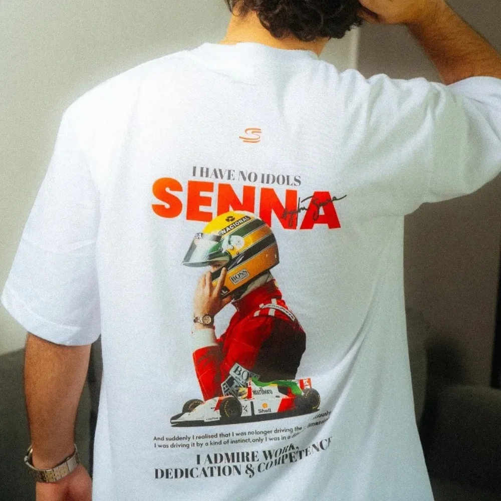 camiseta-masculina-de-algodao-casual-ayrton-com-estampa-de-corrida-senna-gola-redonda-manga-curta-solta-e-oversized-colecao-verao-2026