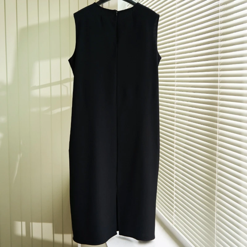New women's split sleeveless mid length dress made of triacetic acid fabric for spring and summer of 2025
