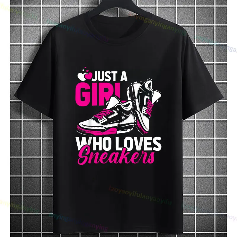 Divertente Solo una ragazza che ama le scarpe da ginnastica T-shirt con slogan Design grafico Tshirt Casual T-shirt in cotone a maniche corte Y2k Top