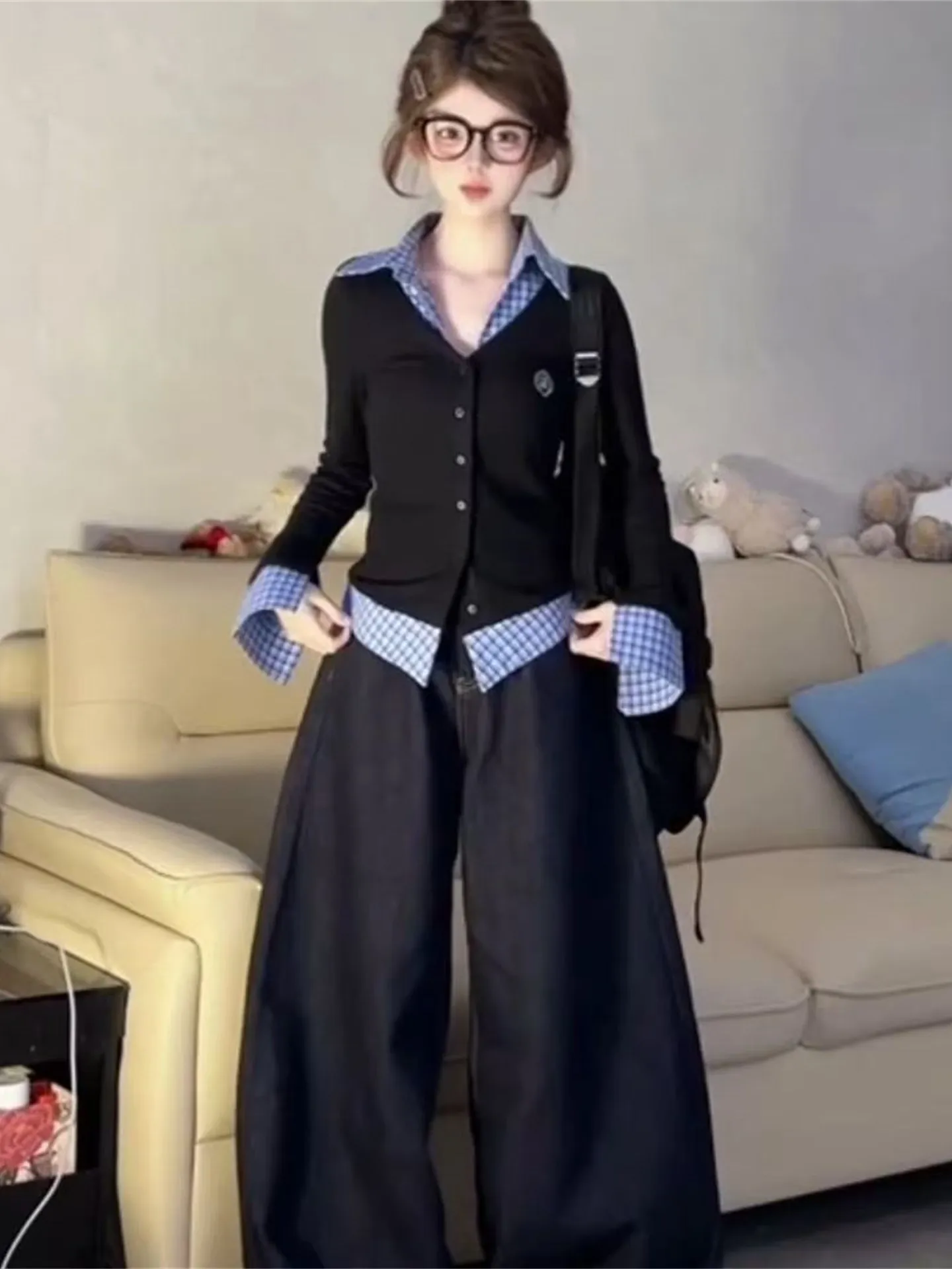 Top Feminino Slimming com Estampa Xadrez e Decote em V, Design de Primavera Único, Tamanho Pequeno, Versão Coreana para Trabalho