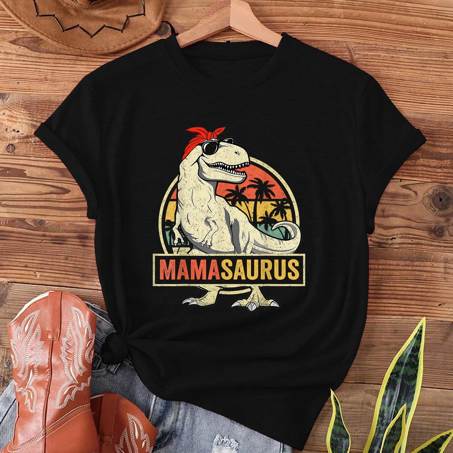 Maglietta Casual da donna dinosauro mamma che cammina sotto gli alberi di cocco sulla spiaggia manica corta stampata Top Casual per le donne