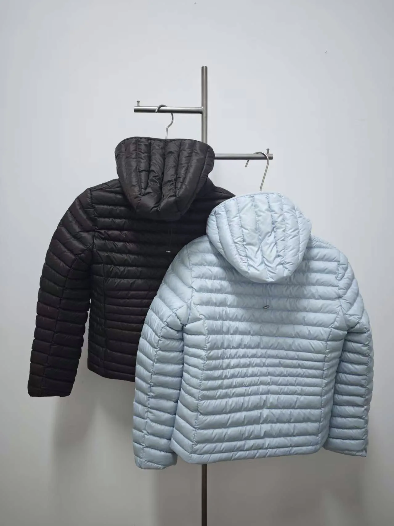 Chaqueta desmontable con cuello levantado y hombros descubiertos para el calor del invierno, chaqueta rellena de plumón de pato blanco para mujer, novedad de 2025