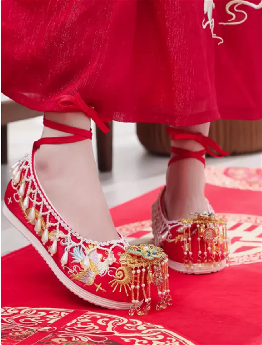 Tassel Hanfu shoes, antique style embroidered shoes, high rise red Chinese wedding shoes, bridal shoes