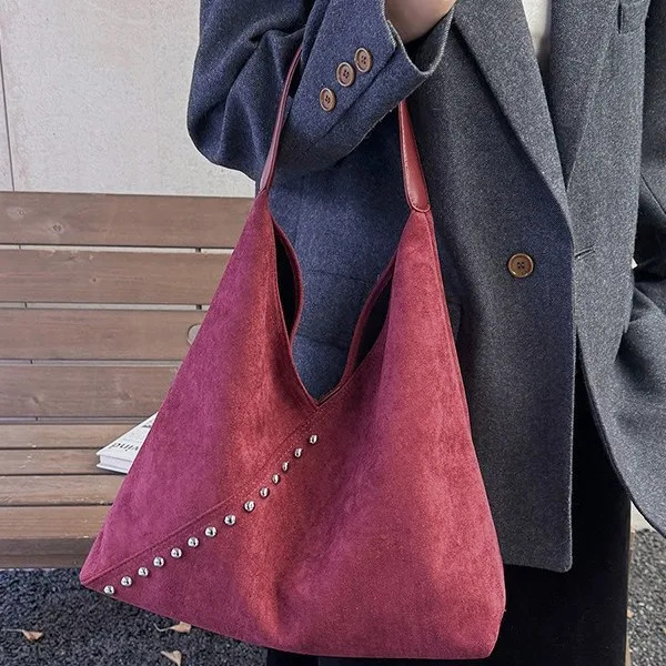 

Faux suede women Axillary bag Brand design Rivet ladies handbag female hobos Shoulder bag Large capacity commuter tote bag bolsa