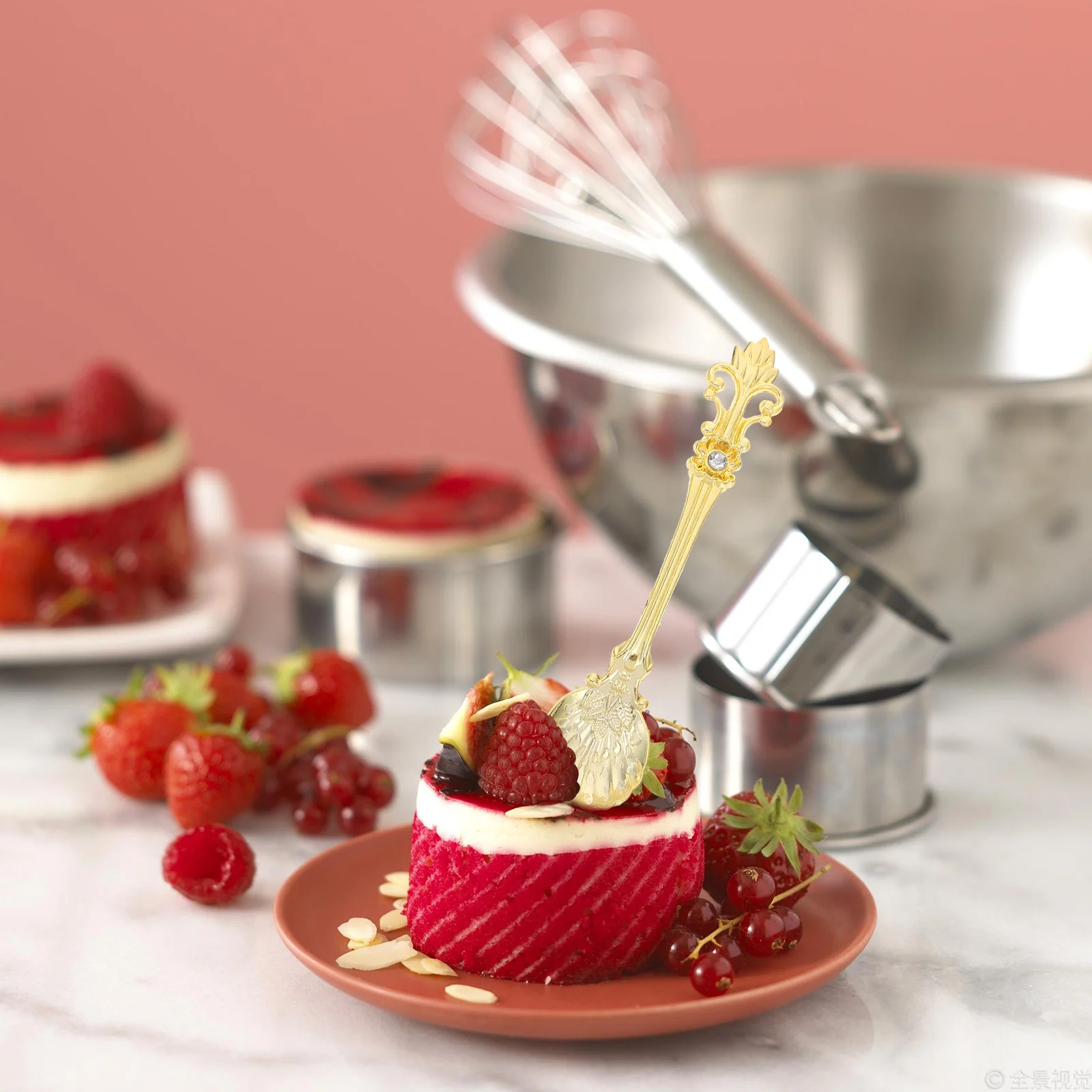 

6Pcs Retro Court Style Coffee Spoon Set Carved Alloy Stirring Spoon for Coffee Beverage Cocktail Bar Milk Tea Shop