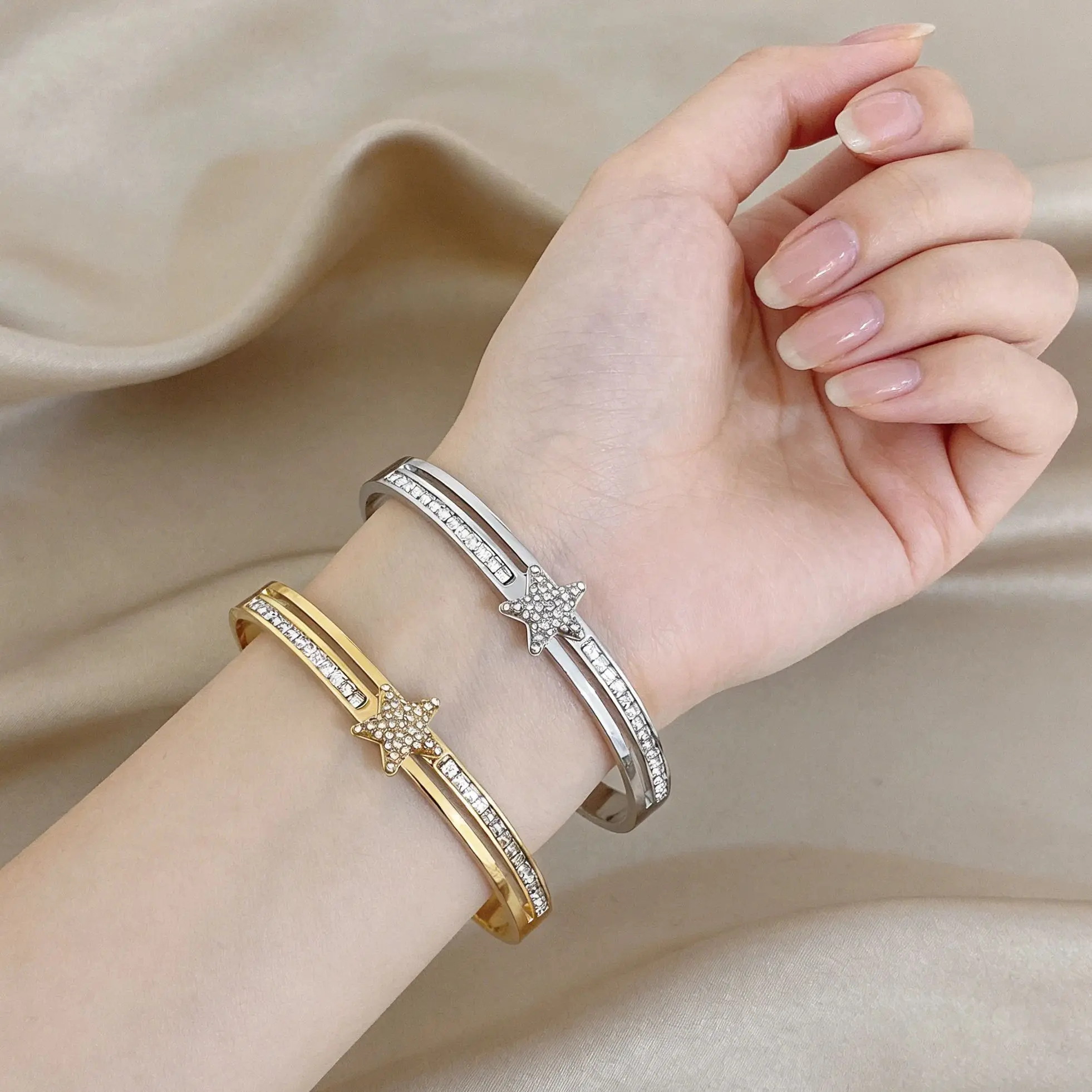 

Freetry Modern Hollow Star Stainless Steel Bangle for Women Rhinestone Golden Silvery Waterproof Spring Bracelet Jewelry Gift