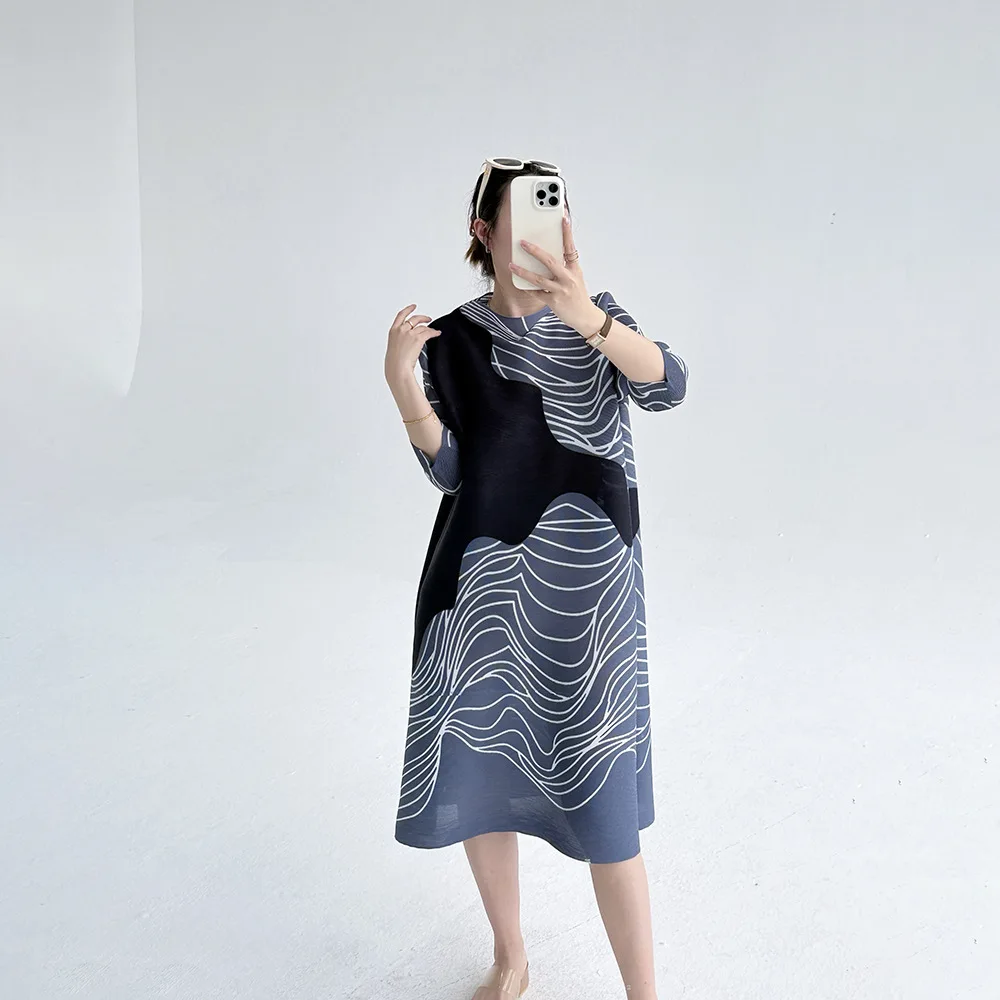 

Miyake Style Casual Striped Print Folds Dress Women's Round Neck Long Sleeve Loose Dresses 2025 Summer New Tide