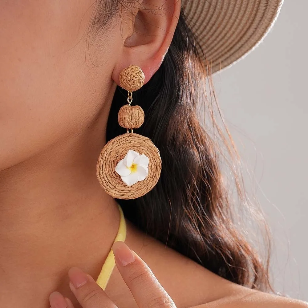 1 pair Temperament Egg Flower Earrings Ethnic Style Jewelry Thai Seaside Eardrops Elegant Bohemian Style Raffia Grass Earrings