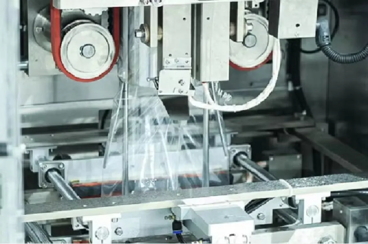 Hot Sale VFFS Snack Food Packing Machine Vertical Sealing Plastic Bag Type Factory Price Motor Core Component Custom
