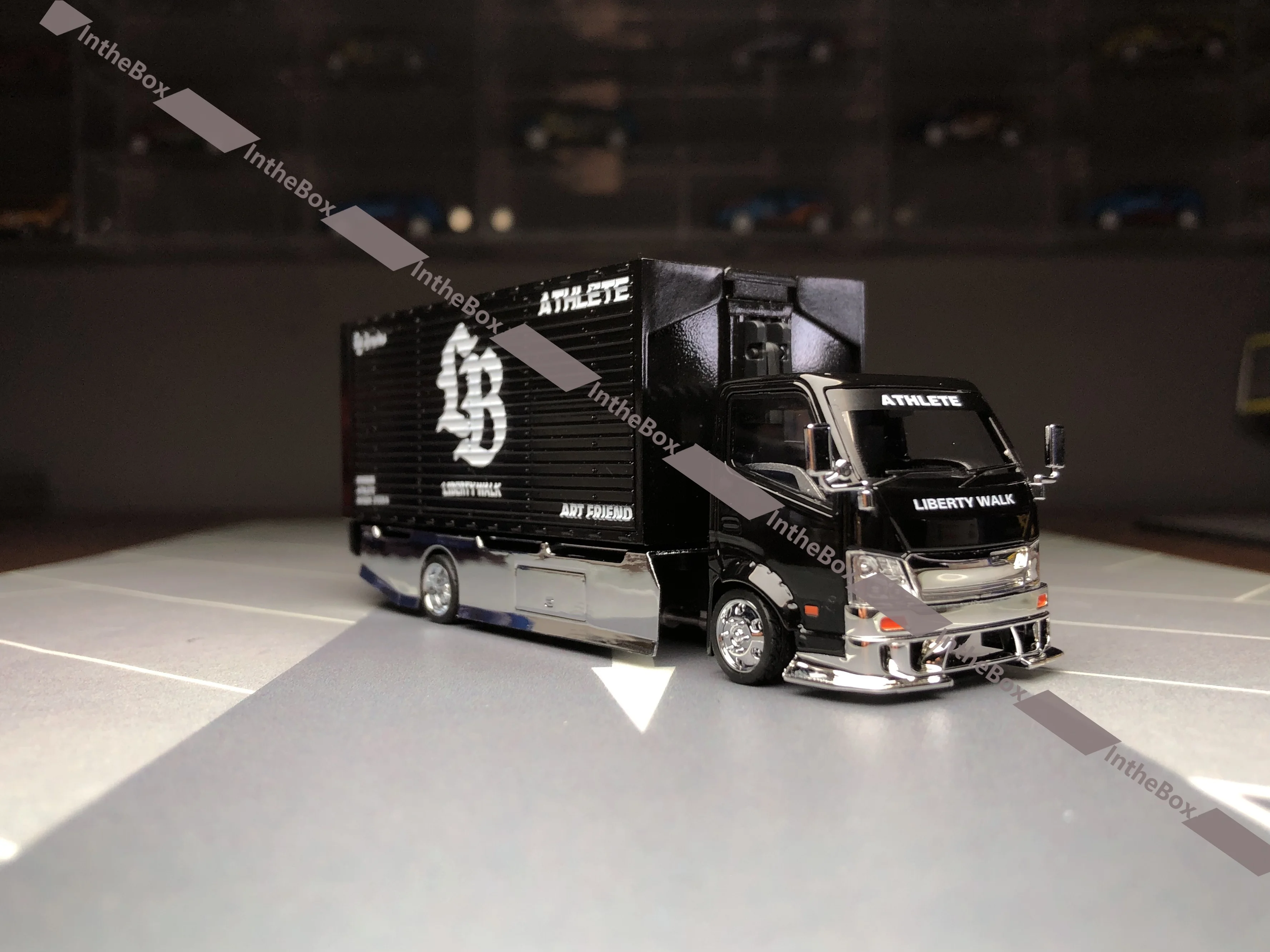 MT 1:64 AIT Black LB H300 Box Truck Custom Sports  Diecast Truck Collection Limited Edition Hobby Toys