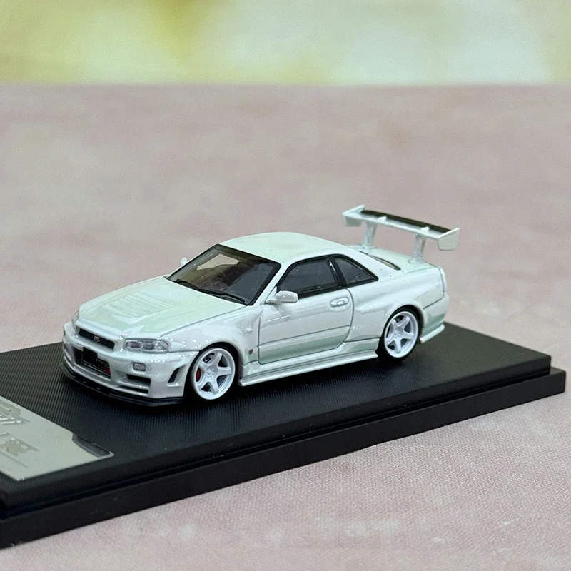 Fuji 1:64 Skyline GT-R R34 Nismo Z-Tune Electroplated Alloy Car Model