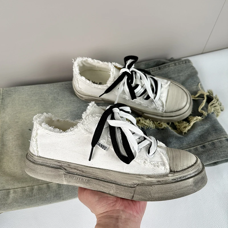 

White Retro Canvas Shoes for Man Low cut Men Vulcanize Shoes Espadrilles Platform Street Skateboard Shoes Men zapatillas de lona