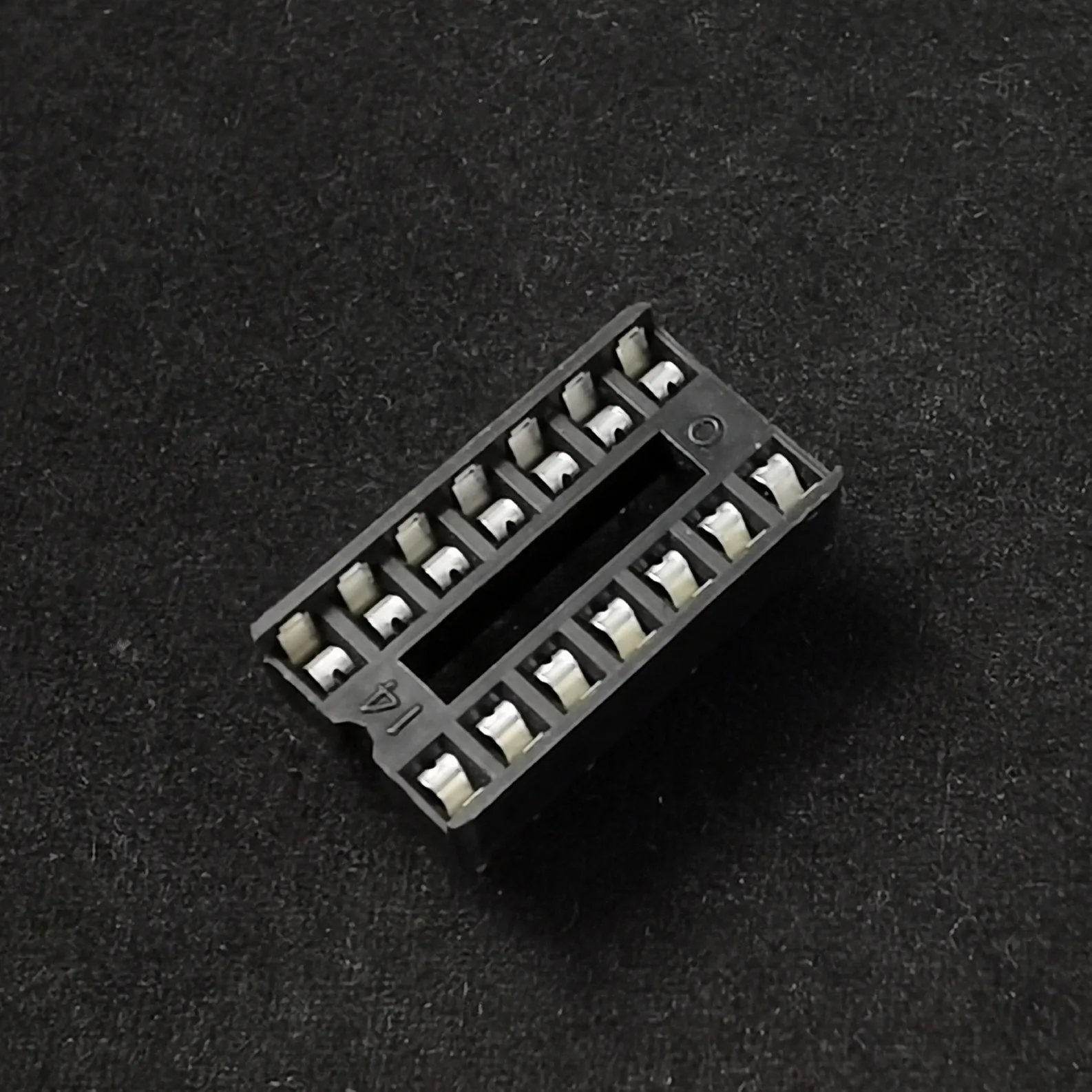 Ic Sockets Dip6 Dip8 Dip14 Dip16 Dip18 Dip20 Dip28 Dip40 2.54Mm Connector 8 14 16 18 20 24 28 40 Pin Dip Chips Basis