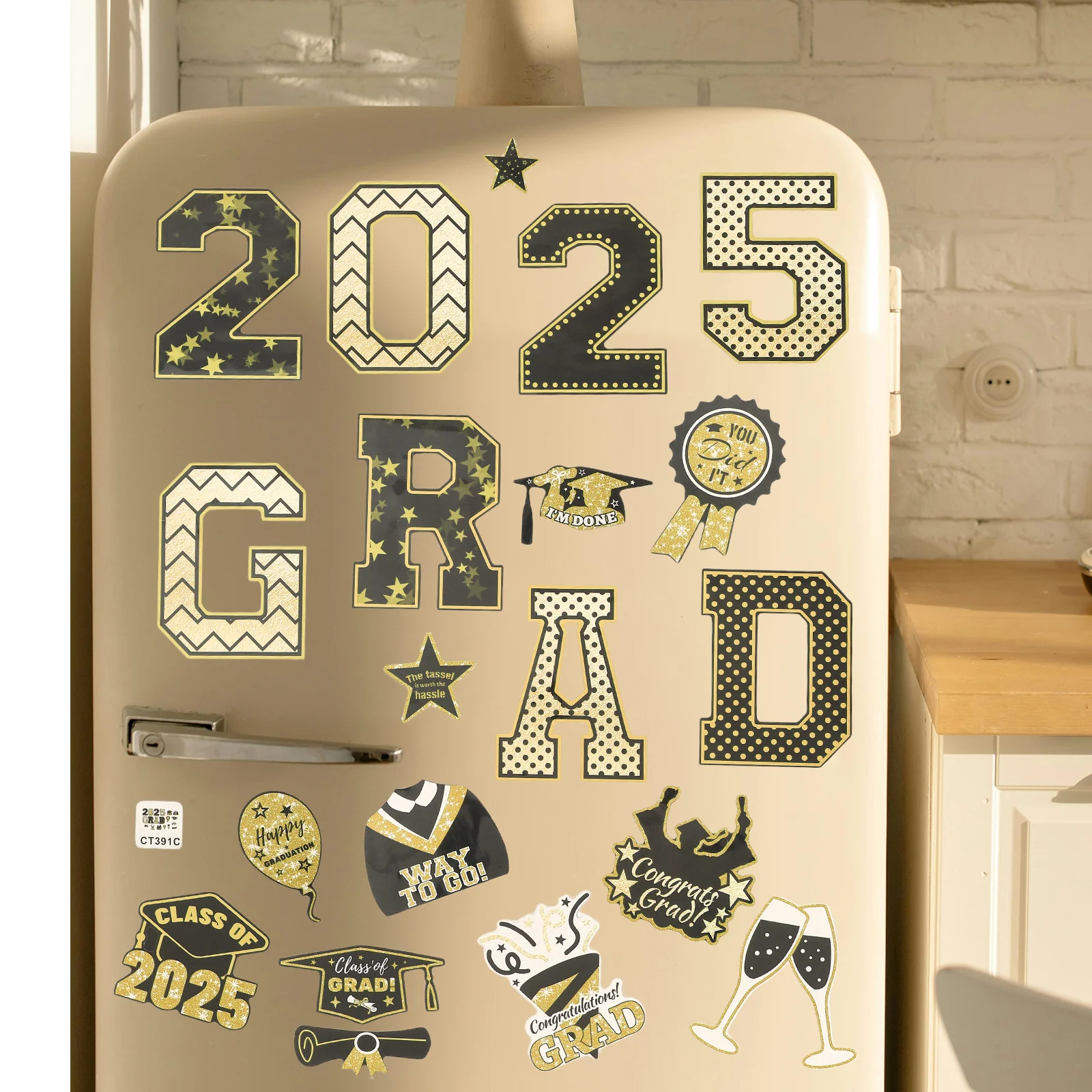 

1 set Graduation Decals Car Decor Fridge Magnets Graduation Season Sticker Magnet Decal Stickers For Celebration Refrigerator