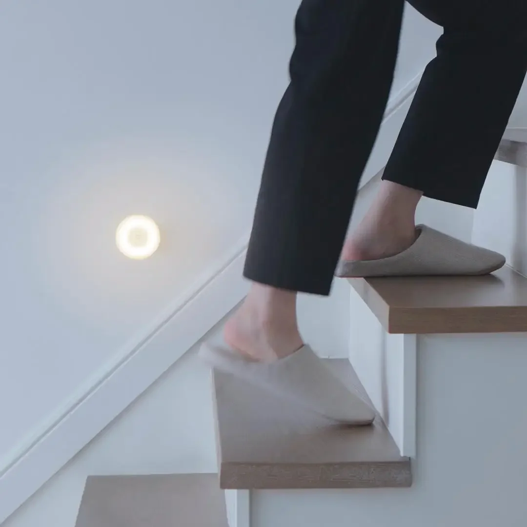 Luce notturna Xiaomi Mijia 2 360 ° Mini lampada da parete a doppio sensore con luce a infrarossi umana magnetica a rotazione 2800K giallo caldo 2 livelli Adju