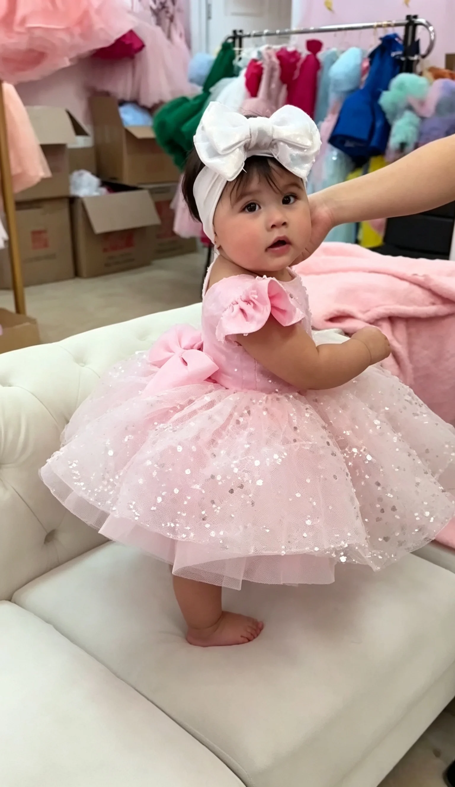 2026 Pink Sequin Flower Girl Dress Elegant Ruffled Flying Sleeves Short Puff Skirt Baby Hundred Days Christening Dress Customize