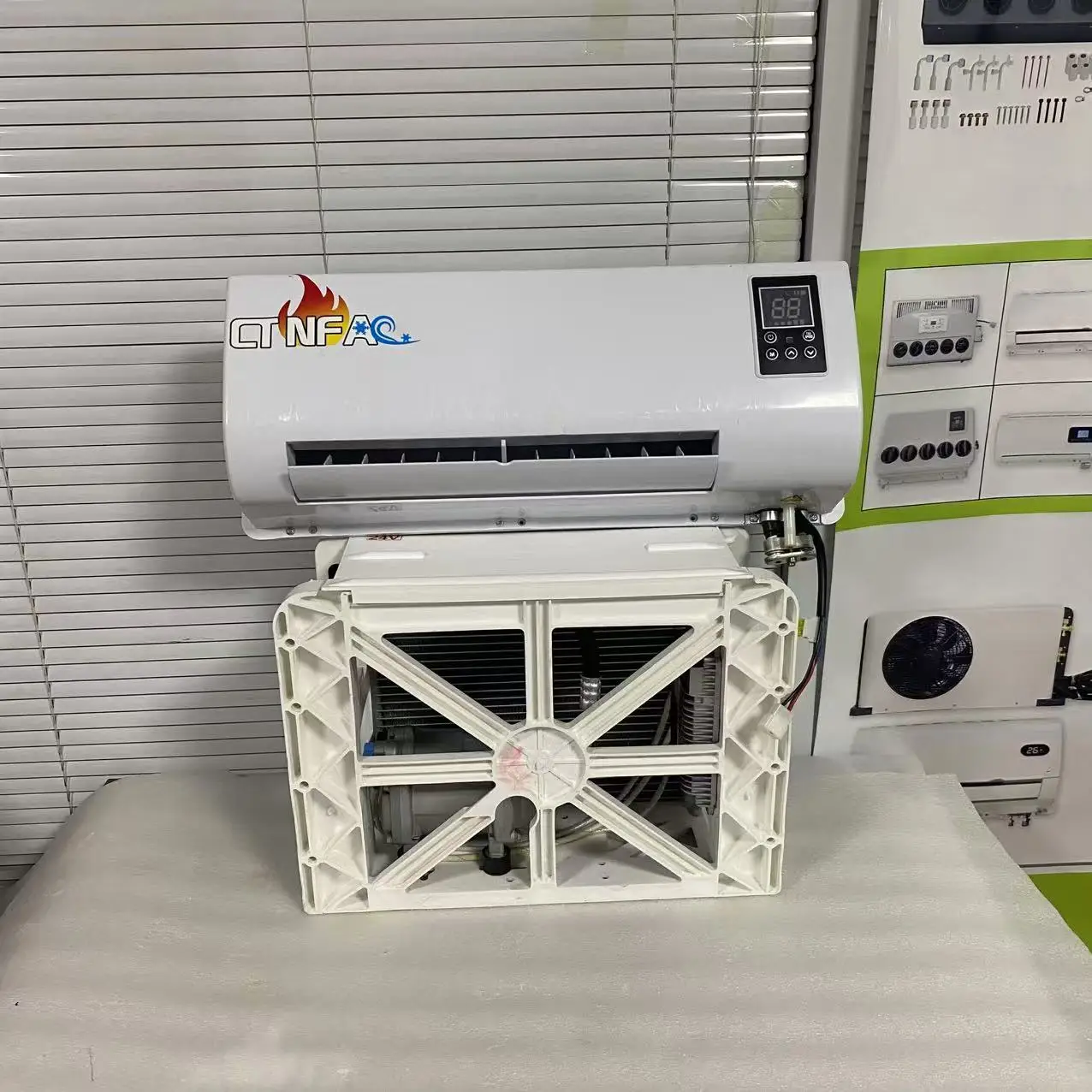 Condizionatori d'aria divisi da 12 V, aria condizionata da 24 Volt per auto, camper, camion, barche