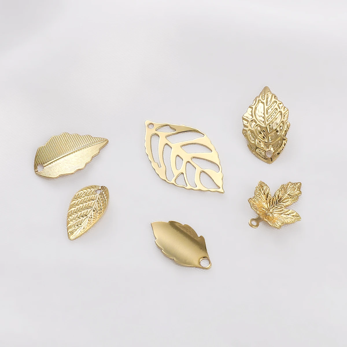 2pcs 14K Gold Plated Fashion Brass Leaves Charm Pendant for Women Earring Bracelet Necklace DIY Jewelry Making Accessories