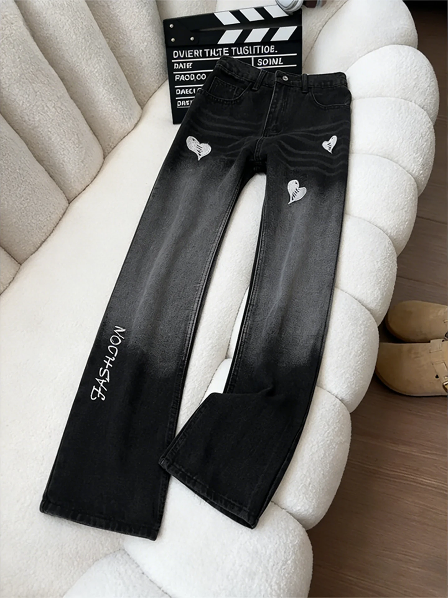 

Обычные джинсы-колокольчики с вышивкой в виде сердца, мужские джинсы в американском стиле High Street Design, прямые свободные брюки для похудения с ножом