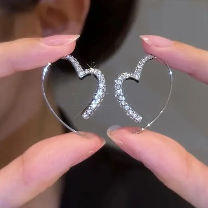 New Exquisite Personality Silver Color Zircon Heart-shaped Hollow Earrings for Women Hip-hop Style Cool Girls Party Jewelry Gift