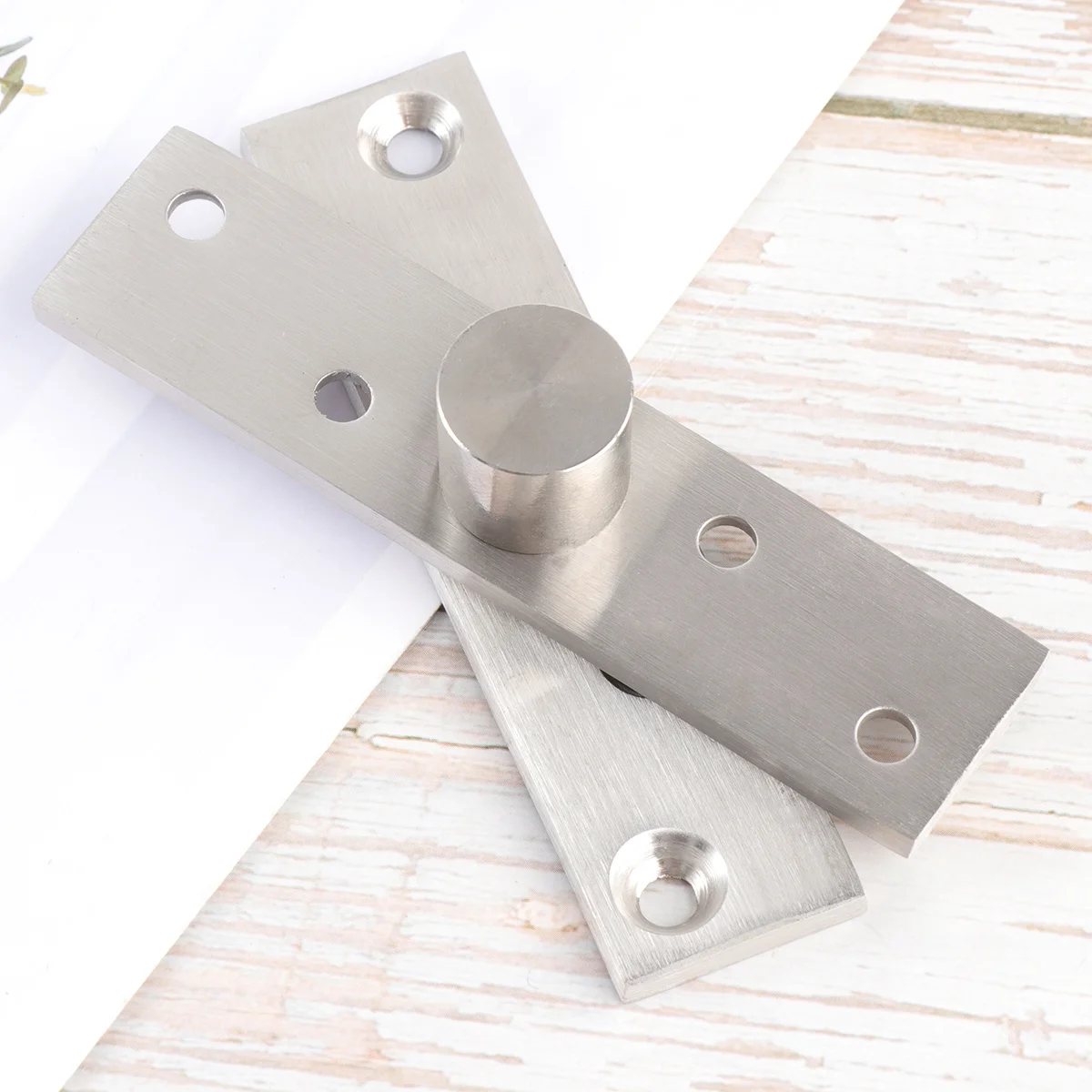 

1Pc 360 Degree Rotating Middle Shaft Hinge Stainless Steel Door Pivot Up Down Shaft Furniture Hinges Size S (Silver)