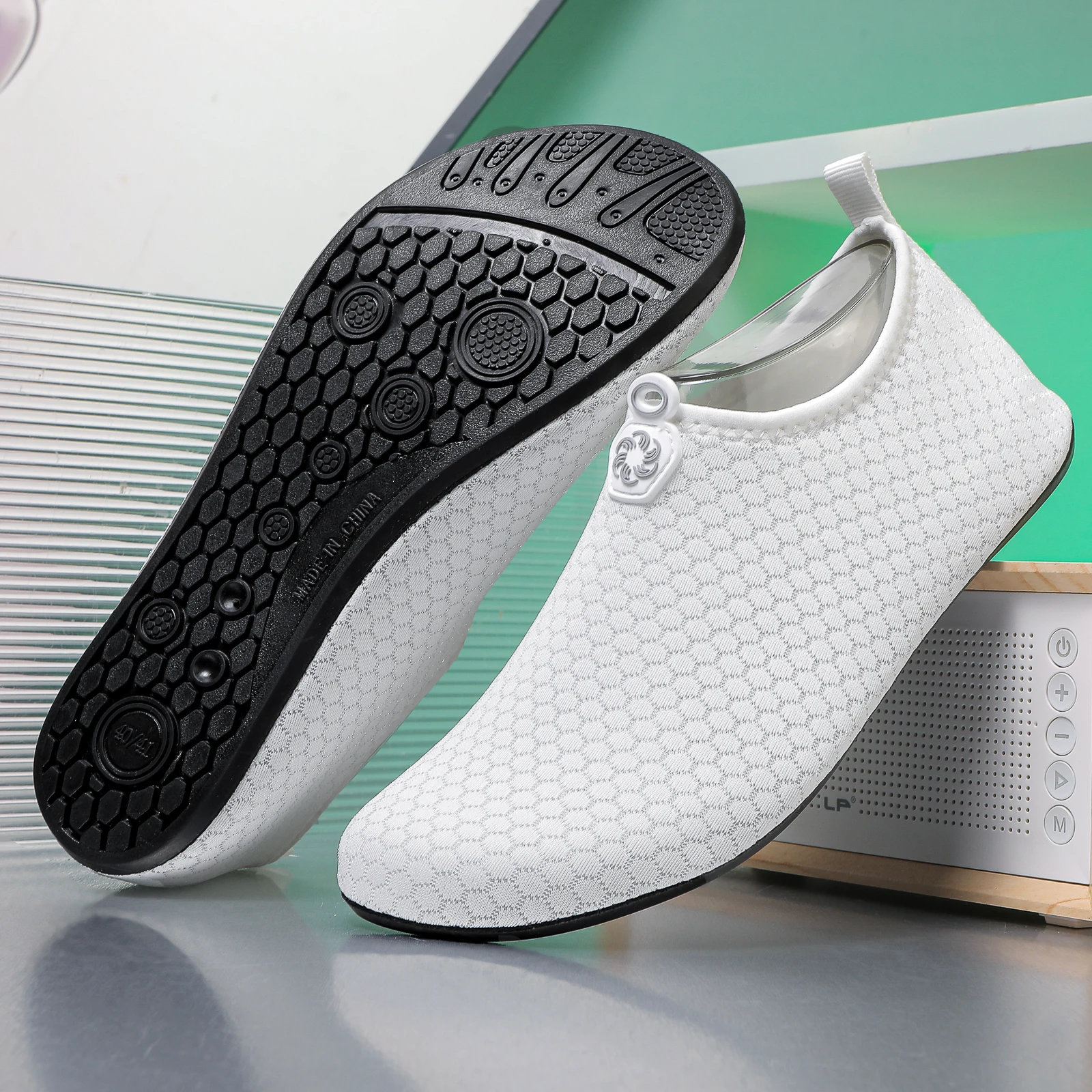 White Quick-Dry Aqua Shoes Men Women Thin Sole Water Shoes Beach Socks for Swimming Surfing Yoga Non-Slip Lightweight Sneakers