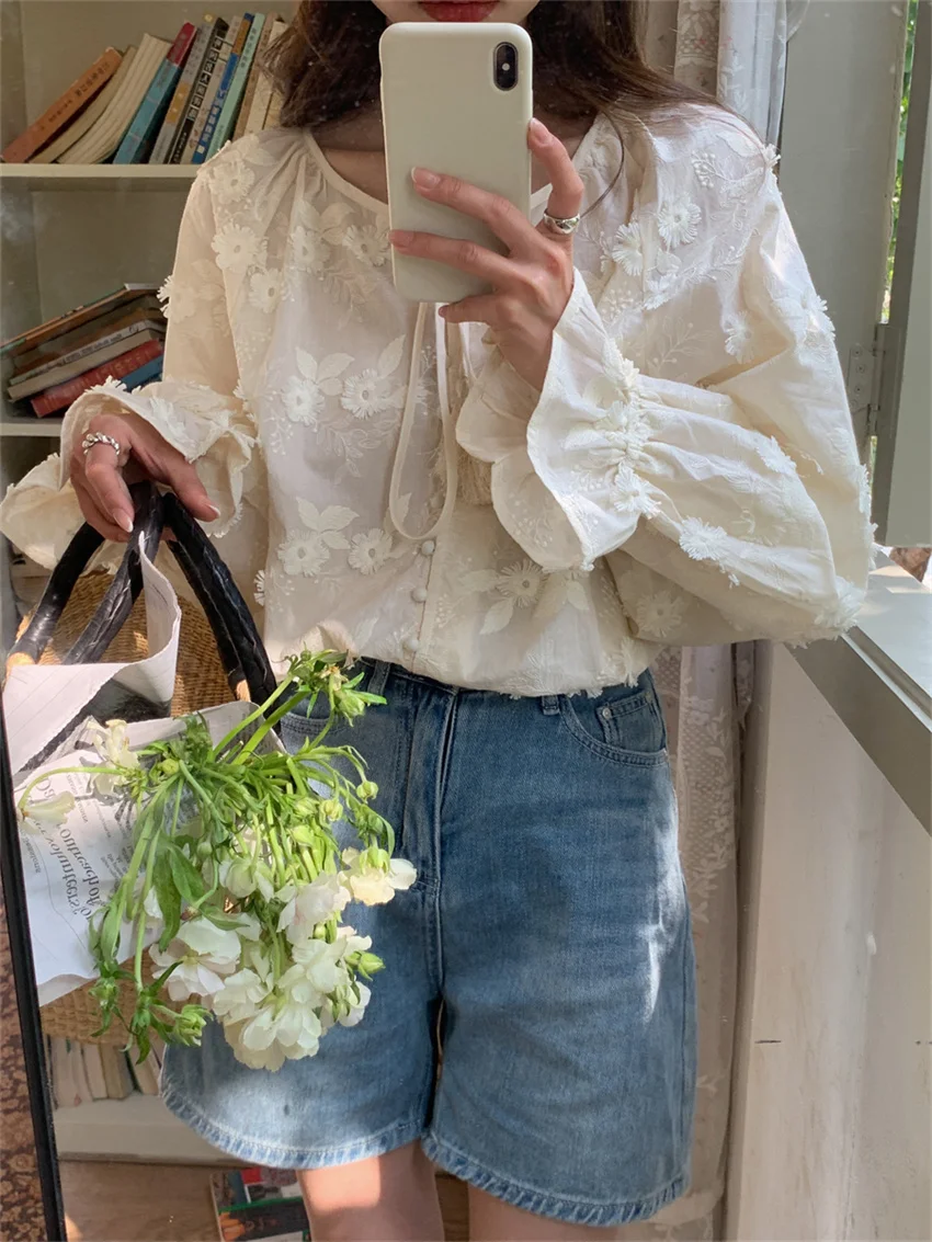 Arazooyi Women Shirts Spring V-Neck Embroidery Chic Loose 2023 Florals New Sweet Holiday Office Lady Flare Sleeve Tops