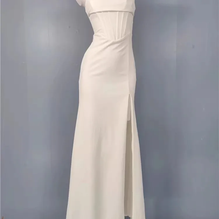 فستان سهرة طويل عالي الخصر مع تصميم من الألياف مع فتحة جانبية للتخسيس والخصر مطوي على شكل حرف A للنساء