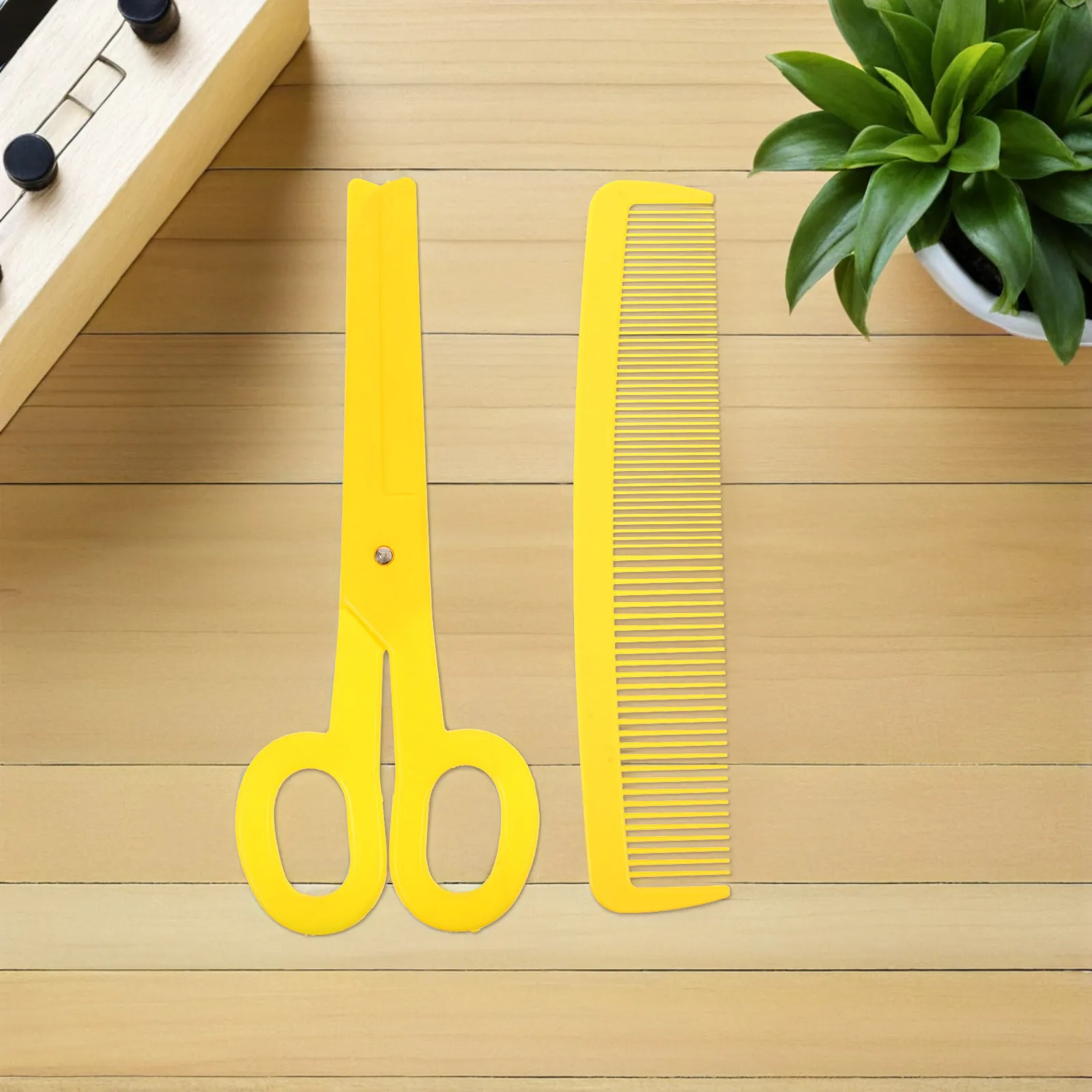 

2Pcs Jumbo Clown Giant Scissor Comb Oversized Plastic Prop Halloween Carnival Stage Performance Large Hairbrush Prank