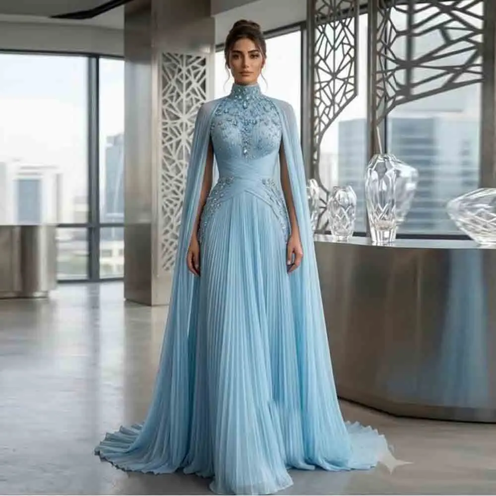 Maßgeschneidertes Abendkleid mit Cape-Ärmeln, Stehkragen, Kristallperlen, plissiert, formelles Kleid für besondere Anlässe, himmelblauer Chiffon, formelle Maxikleider