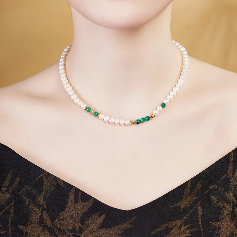 Exquisite Peacock Stone Bead Pearl Necklace for Women with Simple Emerald Zircon Pendant Layered Collarbone Chain Jewelry
