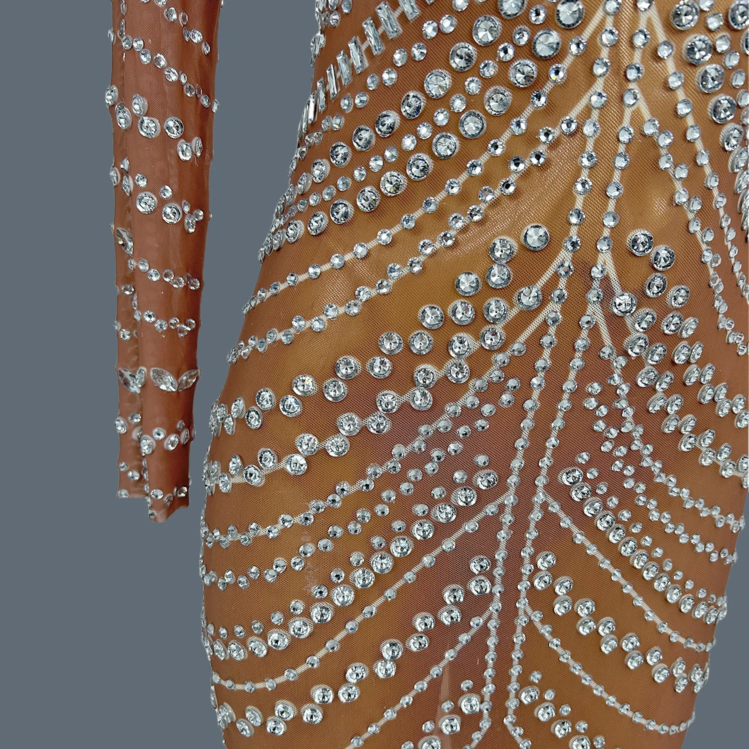 キラキララインストーンブラウンシアーメッシュロングドレスフェスティバル祝う長袖イブニングドレスセクシーな女性クラブパーティー衣装華宝