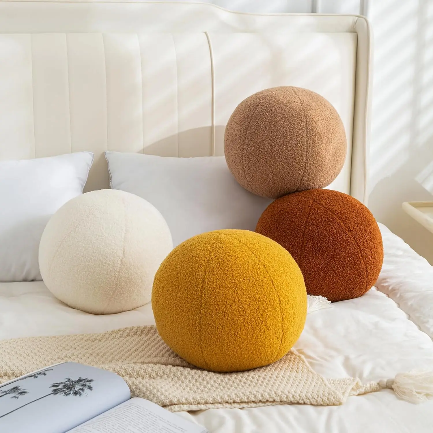 Weißes Kugel-Wurfkissen für Sofa, niedliches, modernes, schickes, rundes Kissen im Boho-Stil, superweiches, kugelförmiges Bauernhaus-Kissen