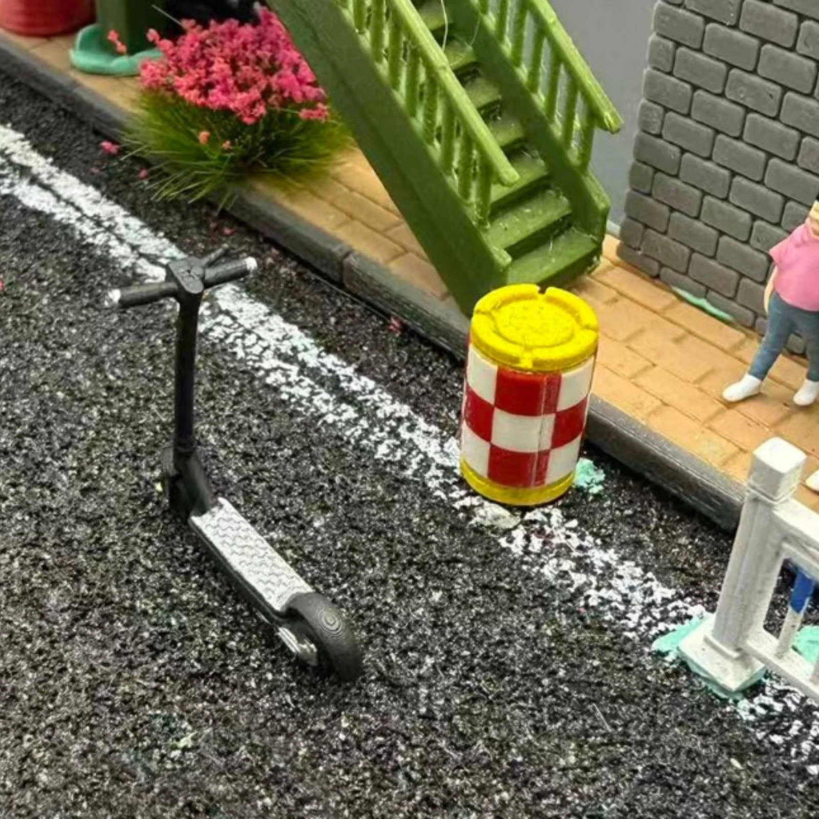 Diorama Prop Resin Miniature Scooter Vehicle Collectible for Dioramas, Tabletop Displays