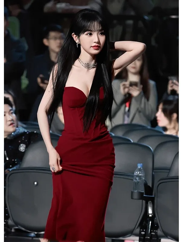 

Red Velvet Evening Gown with Bridesmaid Fi Tail Design Engagement Par Wear Faionable mid Waist Long Dr for Women