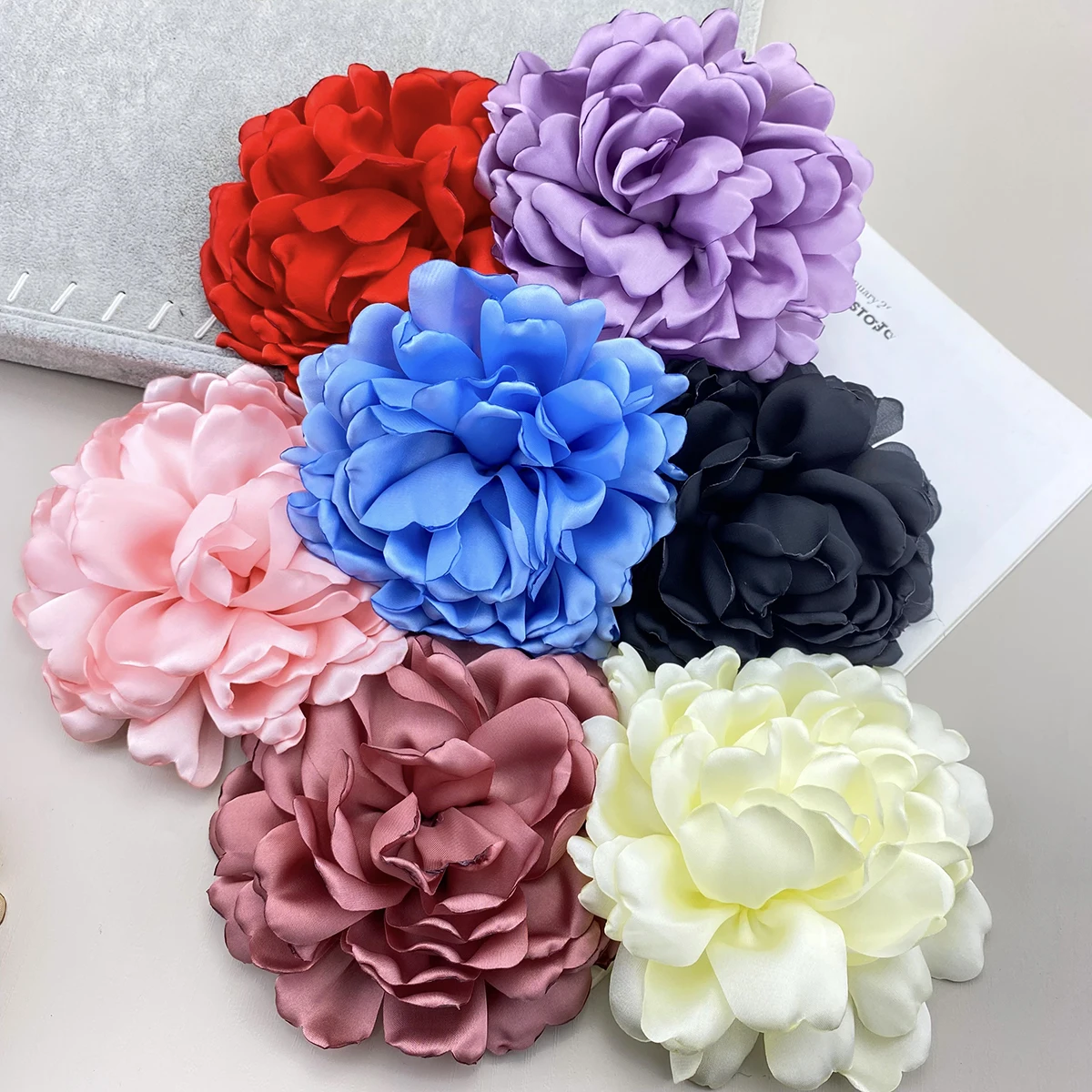 14CM Exaggerated Large Flower Heart Multi-layer Petals High Satin Hand-rolled Brooch All Match Dress Suit Jacket Women Party