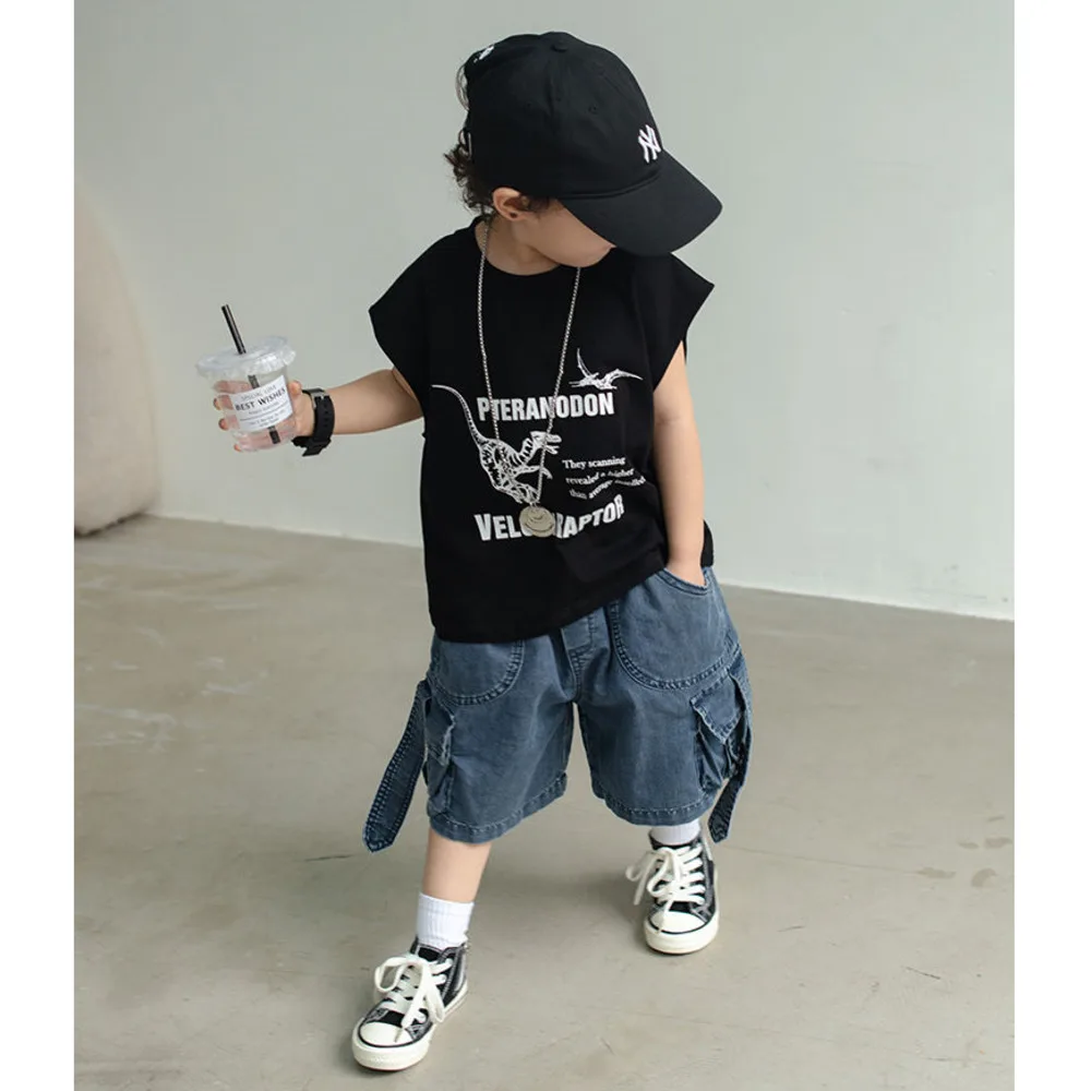 

2024 New Summer Boys' Sleeveless Tops Cool Children's Fashion Dinosaur Tank Top T-shirt Black Letter Print Casual Loose Tees