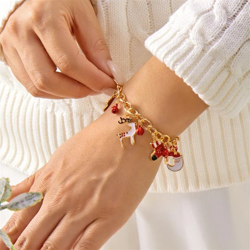 

Delicate Christmas Bell Fashion Pendant Bracelet for Women Lovely Xmas Red Green Bell Elk Chain Bangle Festival New Year Jewelry