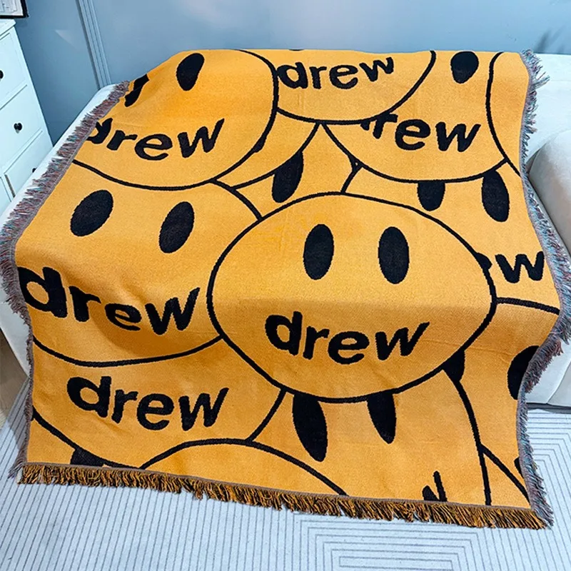 

Cute Smiling Face Yellow Sofa Blanket with Tassels Art Wall Hanging Tapestry for Leisure Living Room Decor Hot Outdoor Carpet