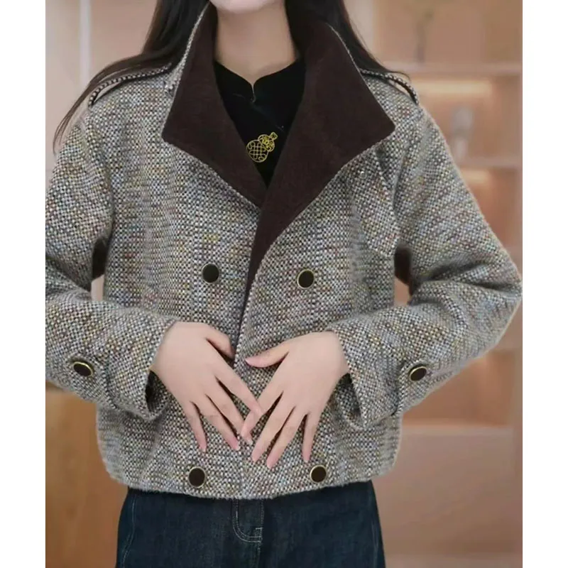 

Осень-зима, новинка 2025, модное короткое двустороннее бархатное шерстяное пальто высокого качества, женское повседневное шерстяное пальто, женская куртка, топы